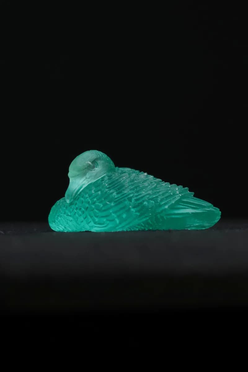 Emerald swan — Emerald — Carvings
