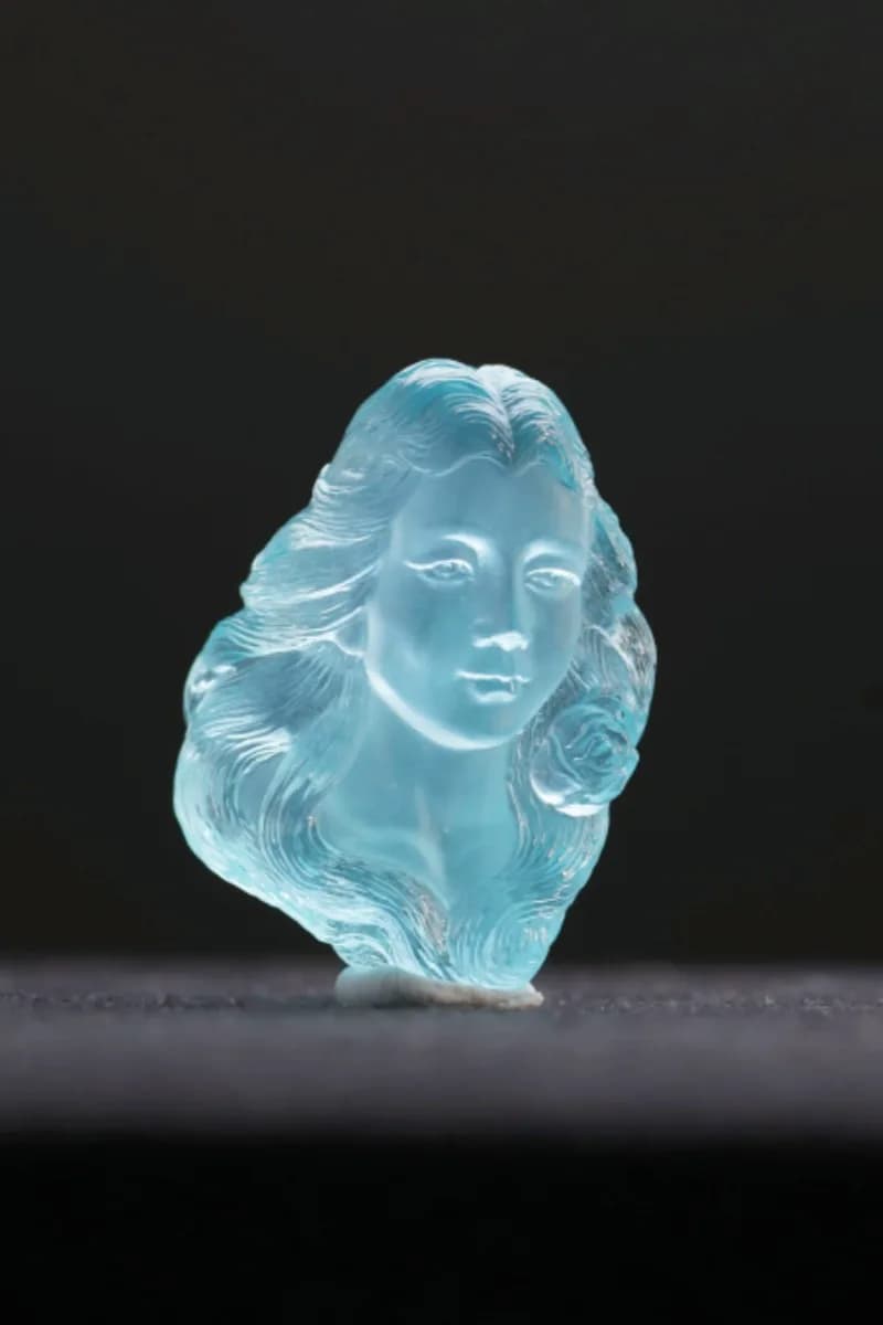 Aquamarine Figure — Aquamarine — Carvings